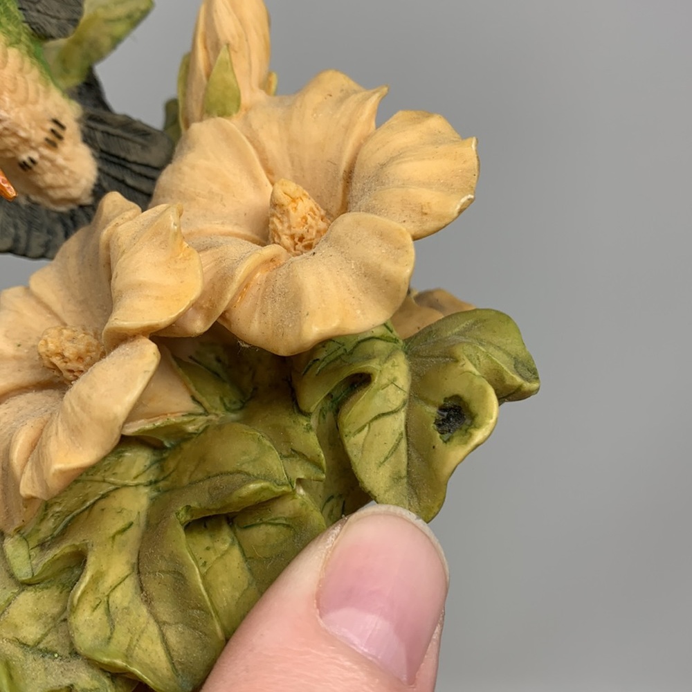 Hummingbird Figurine with Flower - Picture 5 of 5